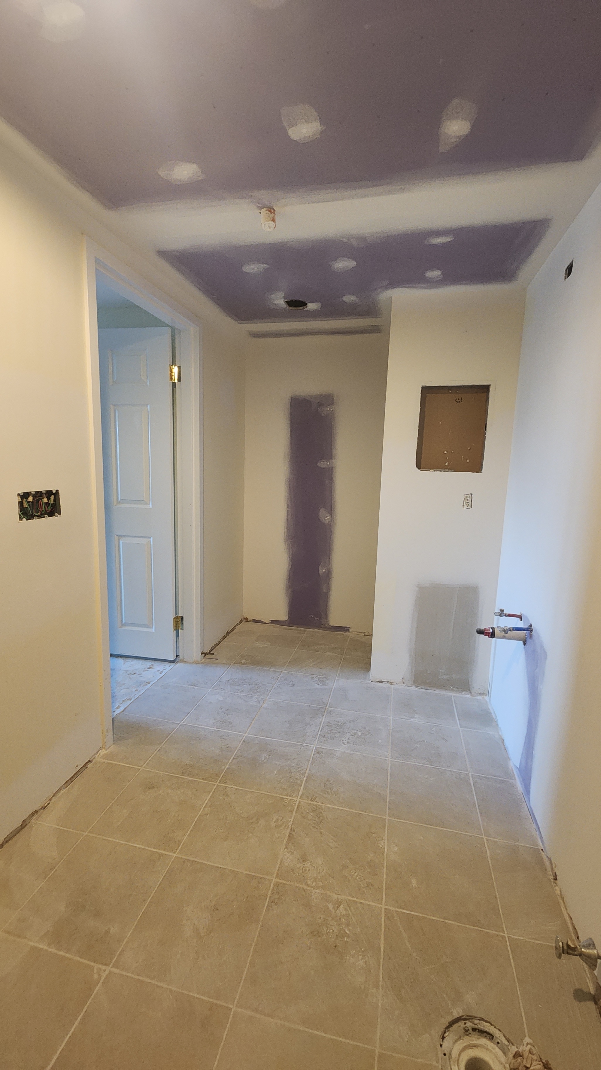 apartment 6 bathroom